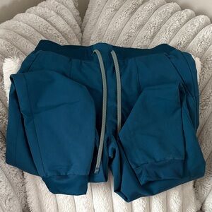 Fabletics Carribean Blue Scrub Jogger Pants